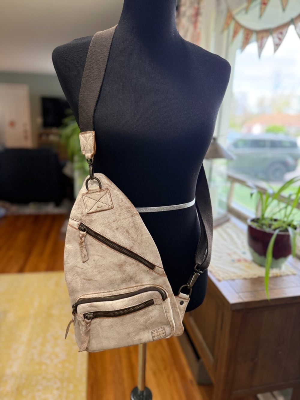 Bed Stu Casual Crossbody Sling Bag Crossbody Leather